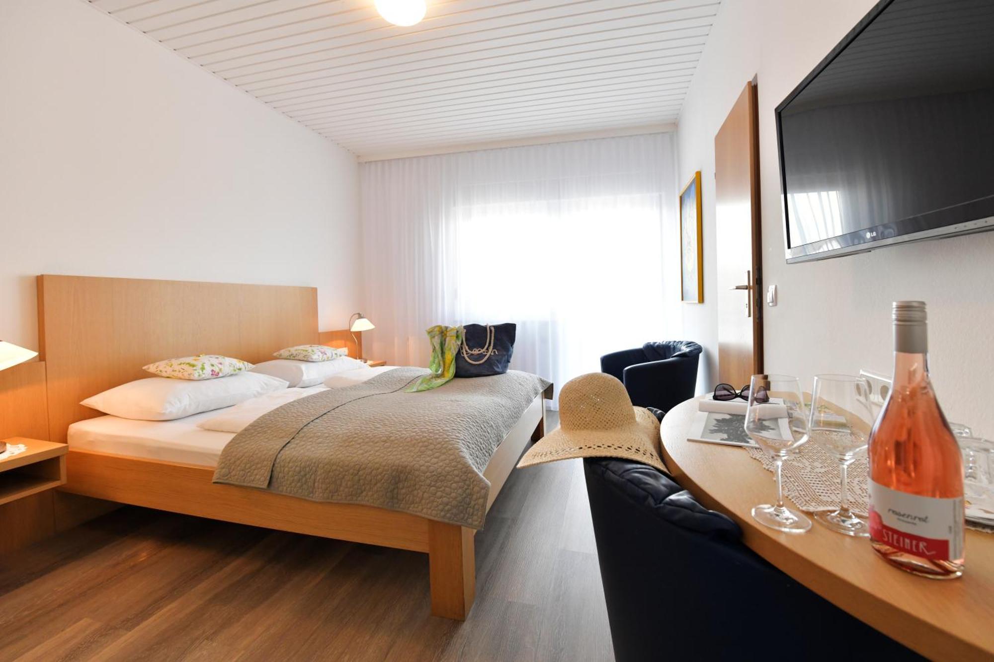 Haus Mariella Hotel Podersdorf am See Exterior photo