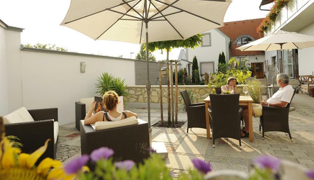 Haus Mariella Hotel Podersdorf am See Exterior photo